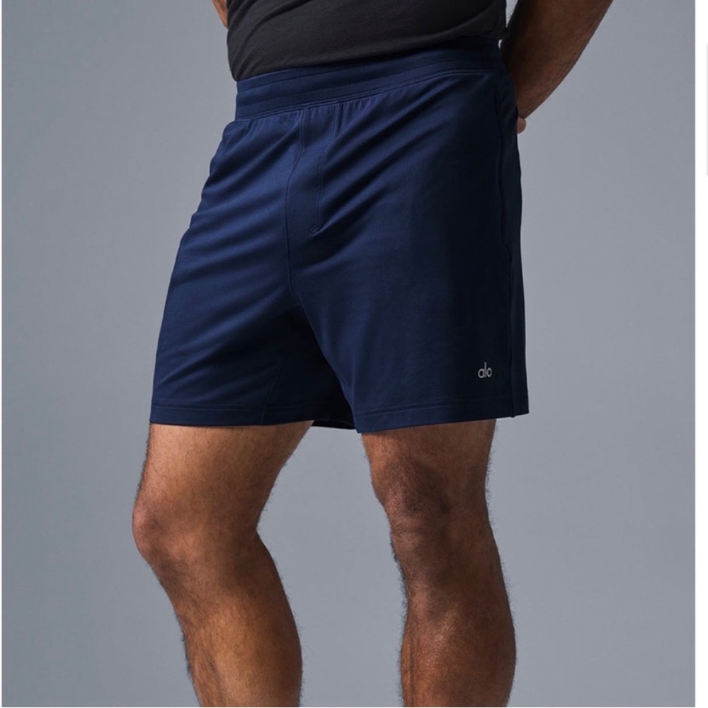 ALO Yoga Men’s “Conquer React” Short 7” Inseam Linerless (M) *BESTSELLER*